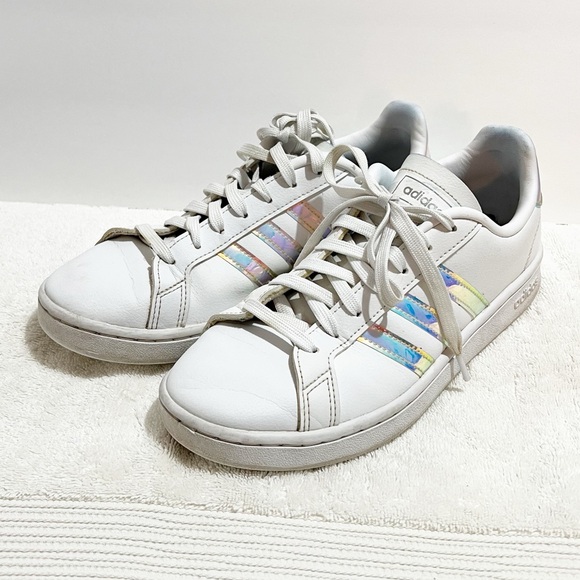 Adidas Ladies Laced Sneakers White with Iridescent Size 8 Casual Athletic - Picture 2 of 7